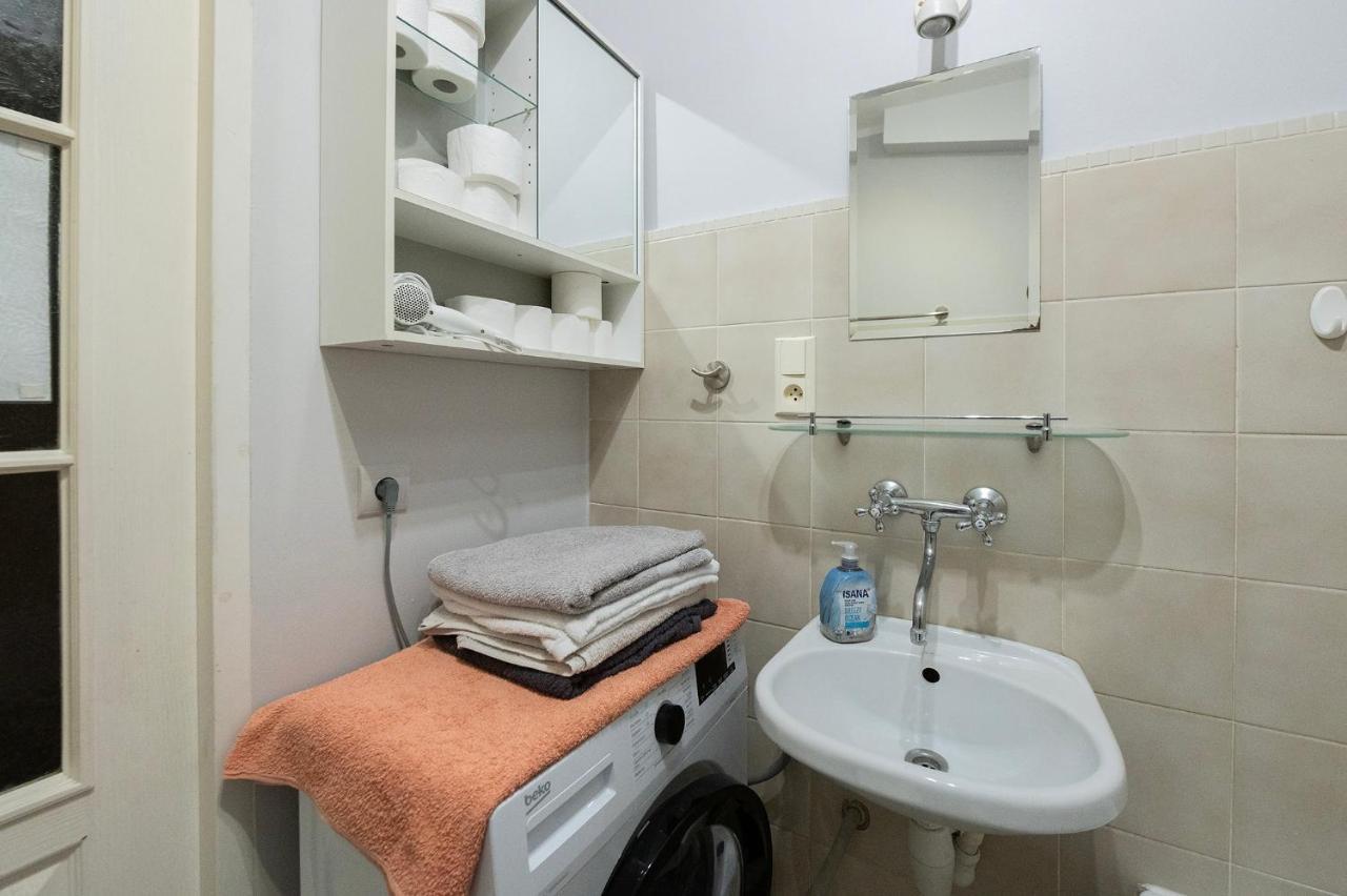 Studio In City Centre Free Parking 우치 외부 사진