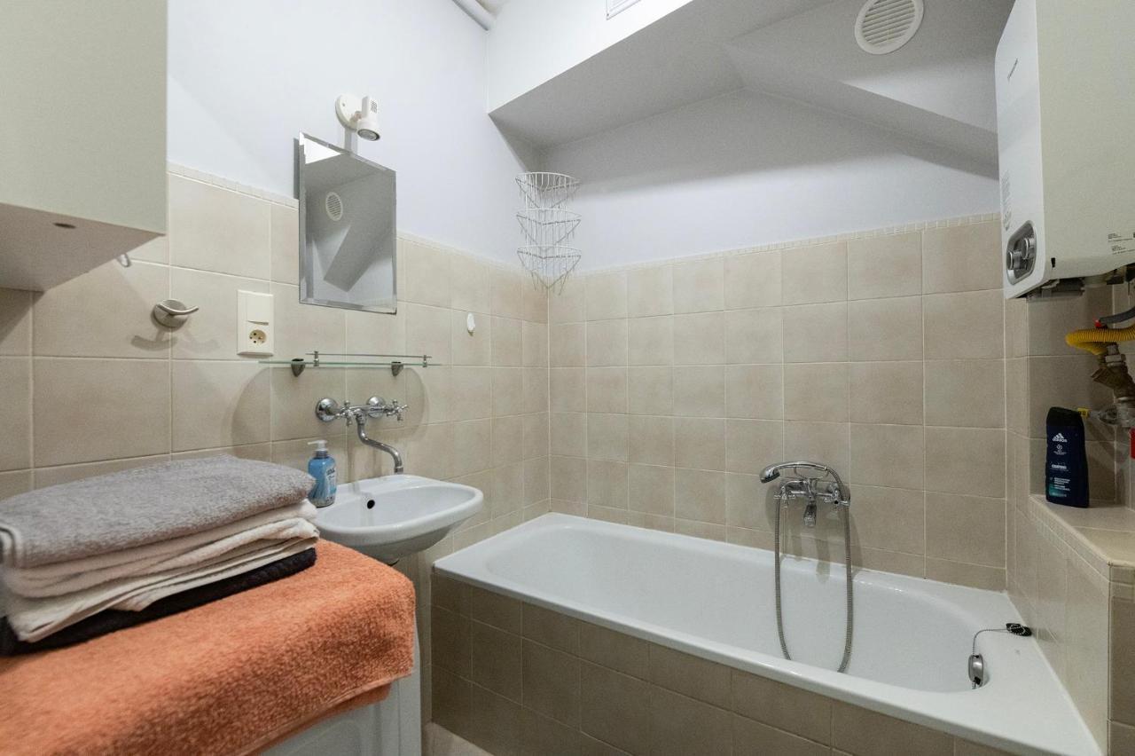 Studio In City Centre Free Parking 우치 외부 사진
